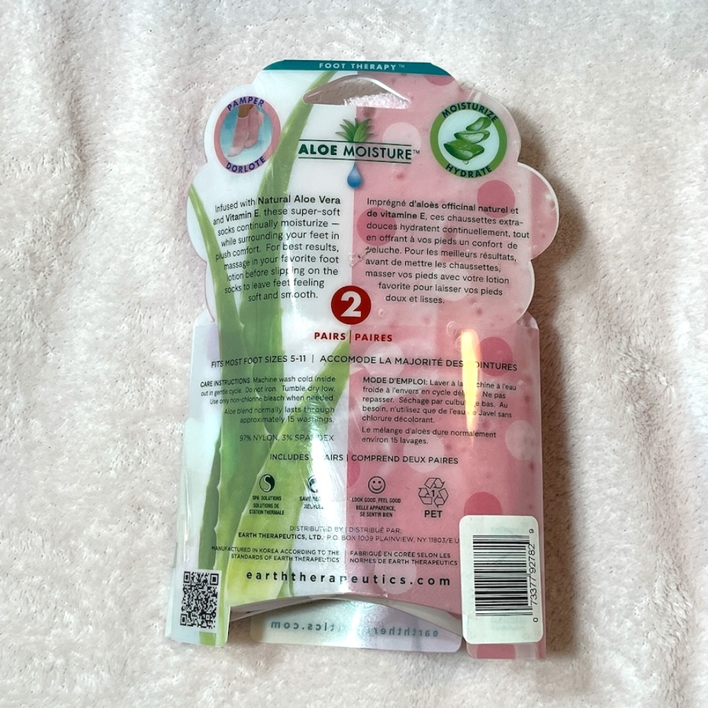 NEW One Pair Pink Polka Dot  Aloe Moisture Socks from Earth Therapeutics - Picture 4 of 9
